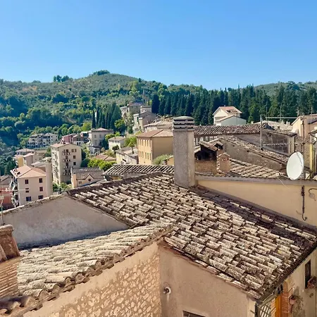 Casa Di Nonna منزل للإقامة Montefranco